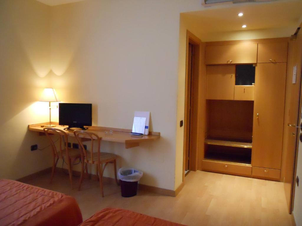 Albergo Italia Ουρμπίνο Δωμάτιο φωτογραφία