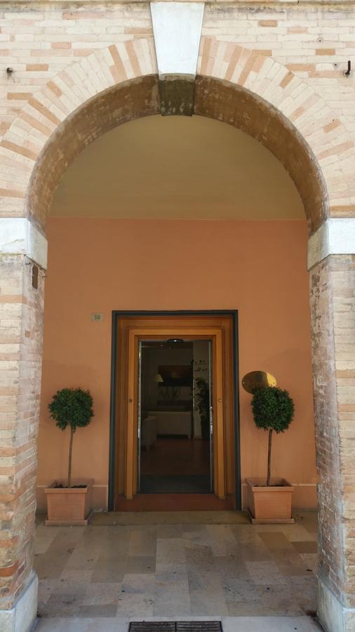 Albergo Italia Ουρμπίνο Εξωτερικό φωτογραφία