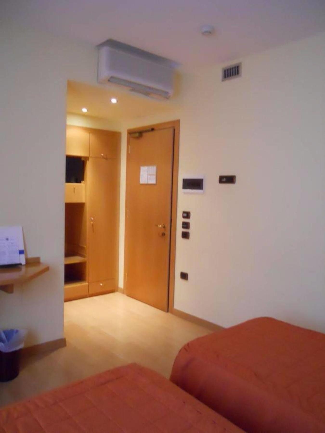 Albergo Italia Ουρμπίνο Εξωτερικό φωτογραφία