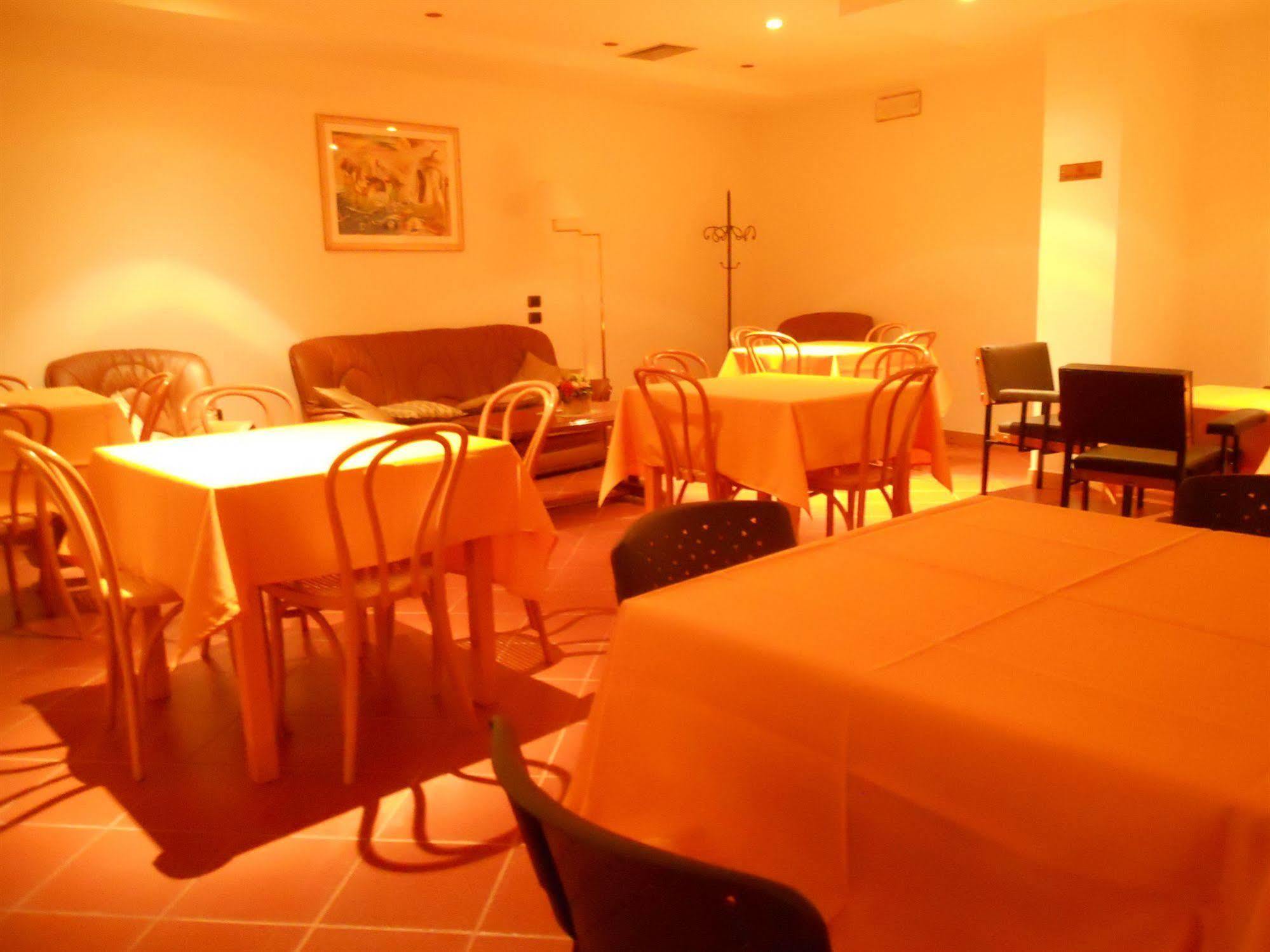 Albergo Italia Ουρμπίνο Εξωτερικό φωτογραφία