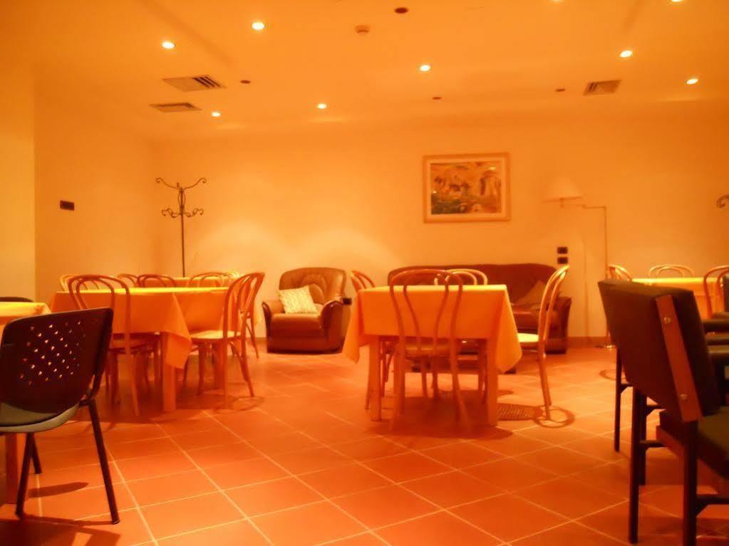 Albergo Italia Ουρμπίνο Εξωτερικό φωτογραφία
