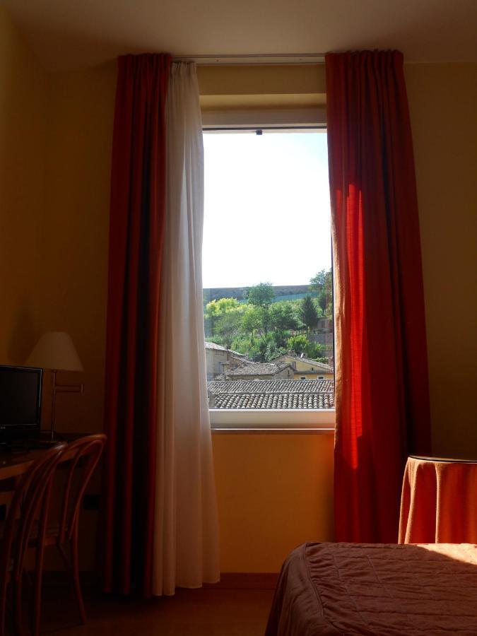 Albergo Italia Ουρμπίνο Δωμάτιο φωτογραφία